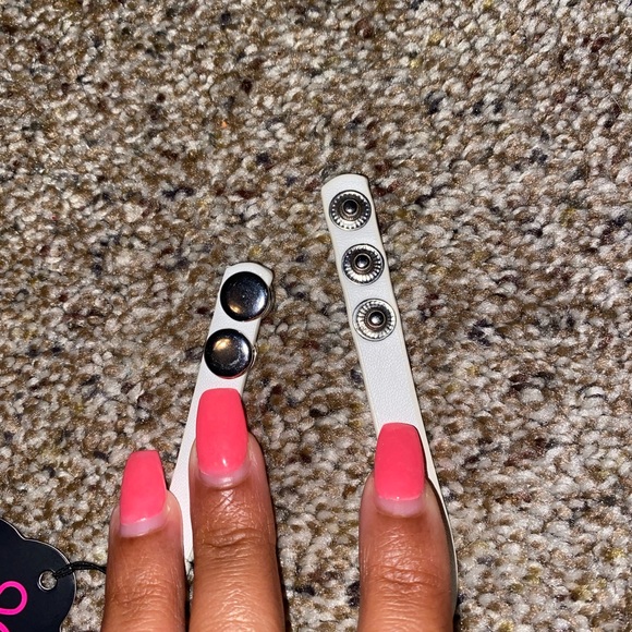 NWT Infinity symbol bracelet - Picture 4 of 6